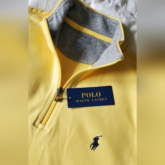 Small size . 1/4 Zip long sleeve sweater - Picture 2 of 4